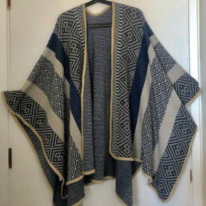 ⭐️2/30$ RW&CO. Pattern Poncho/Scarf